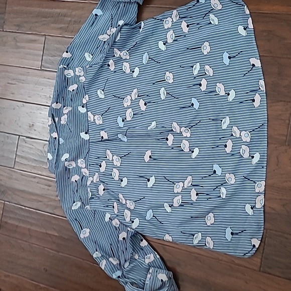 Tommy Hilfiger Navy Blue, Pink & White Striped Floral Button-up Top size 3X - Picture 2 of 9